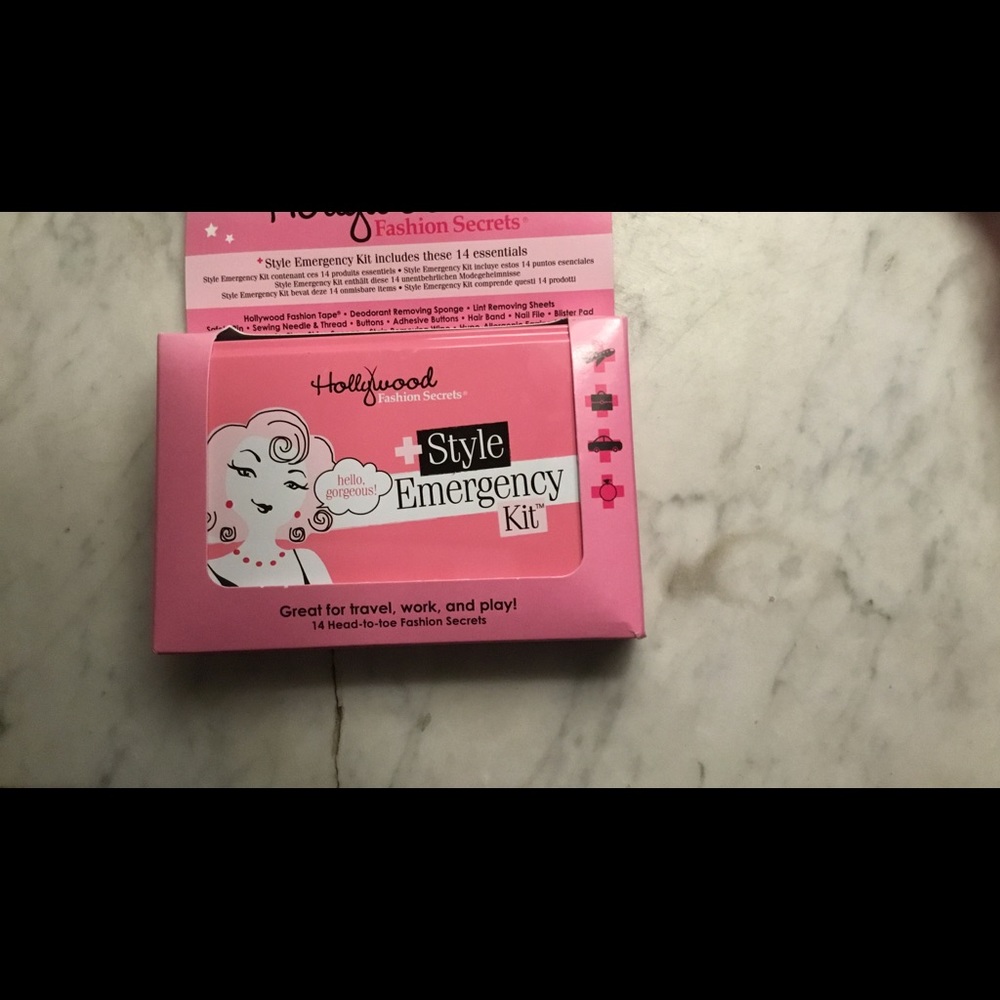 NIB Hollywood Fashion Secrets Emergency Kit